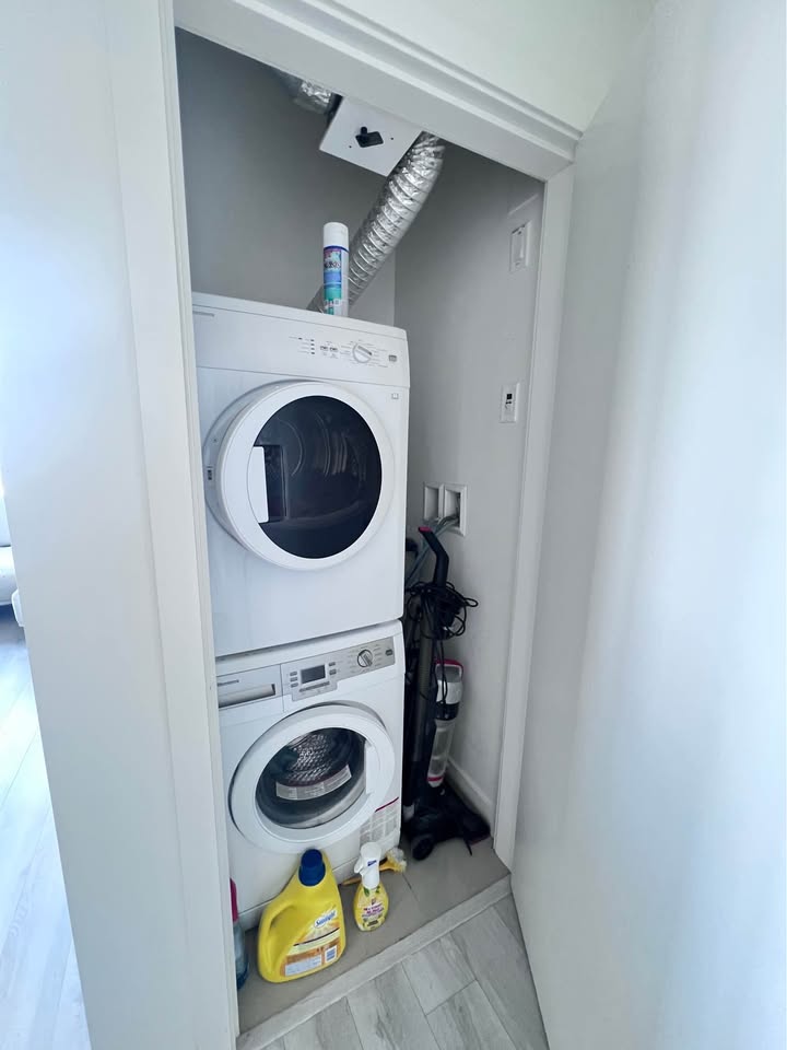 2 Beds 2 Baths – Apartment