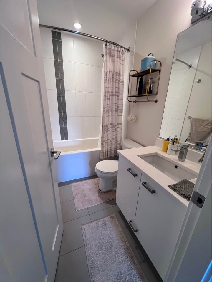 3 Beds 2 Baths – Townhouse